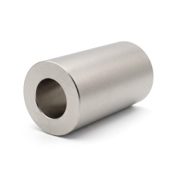 Tulejka dystansowa niegwintowana, mosiądz niklowany Ø4,3x8mm, pod śrubę M4
